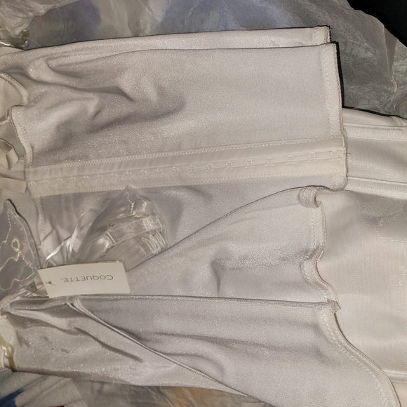 White Intimates Set - Picture 5 of 6